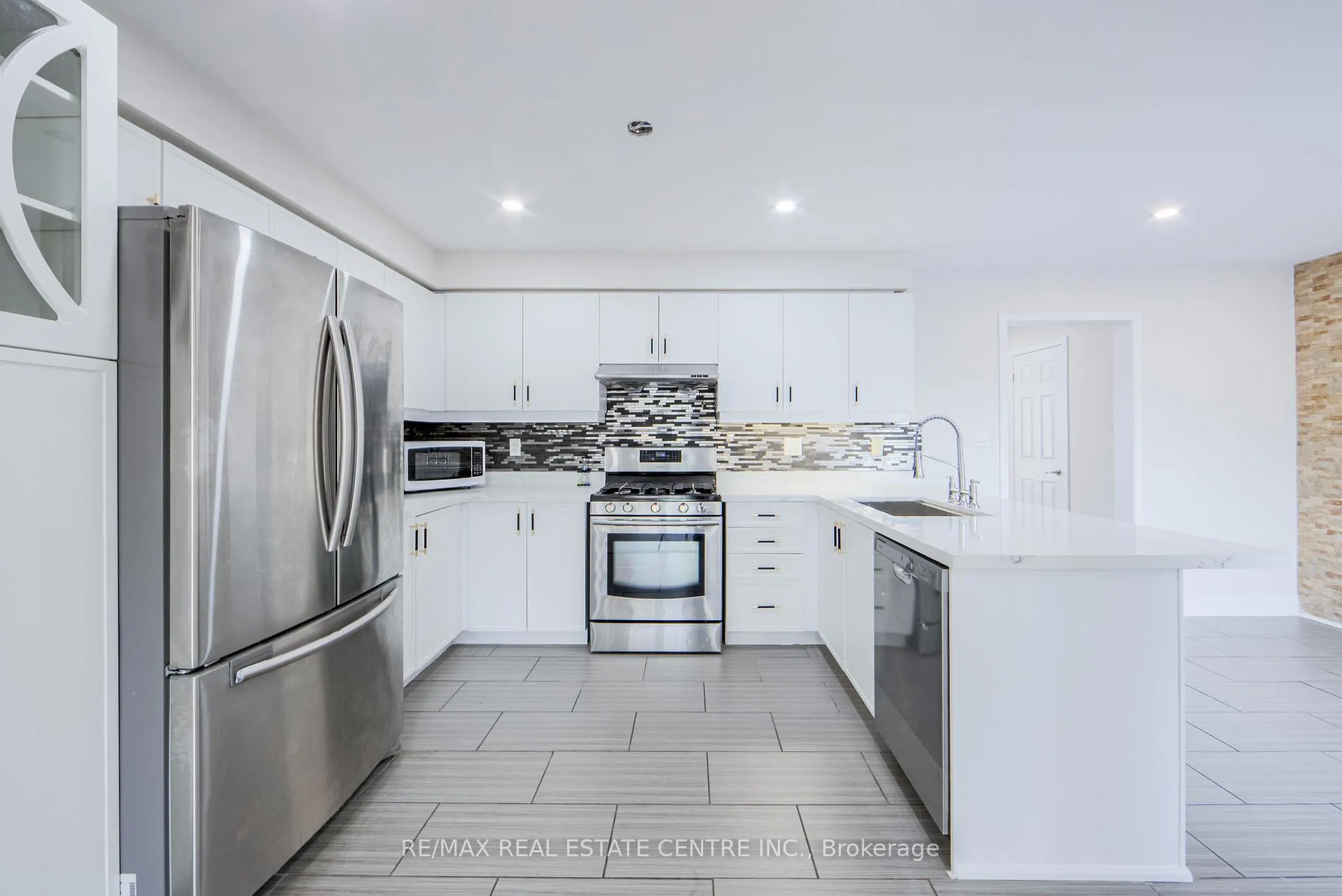 Photo 18 of 299 Dymott Avenue, Milton, Harrison — HOMEH