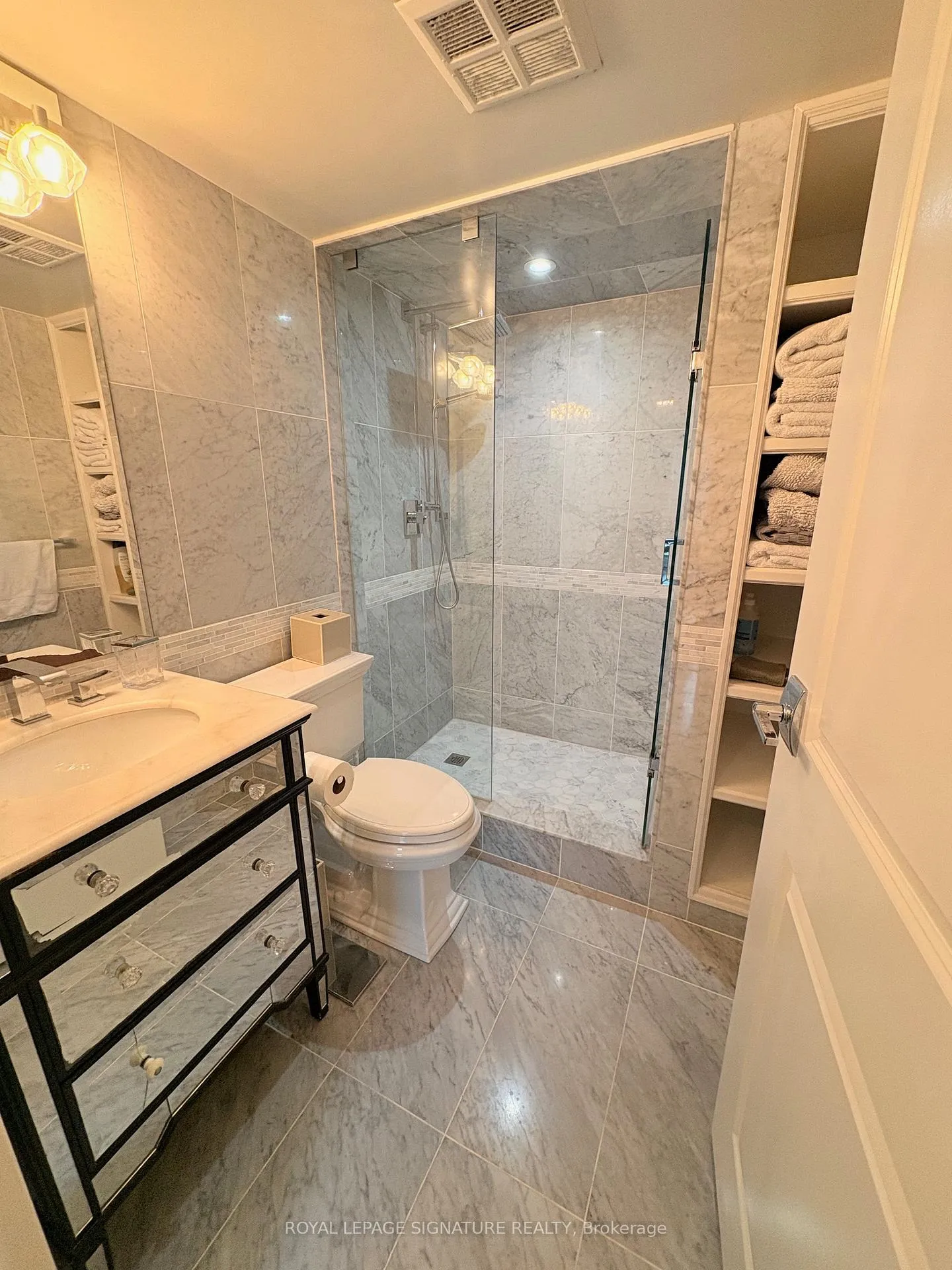 Photo 9 of Unit 1810, 10 Queens Quay W, Toronto, Waterfront Communities — HOMEH