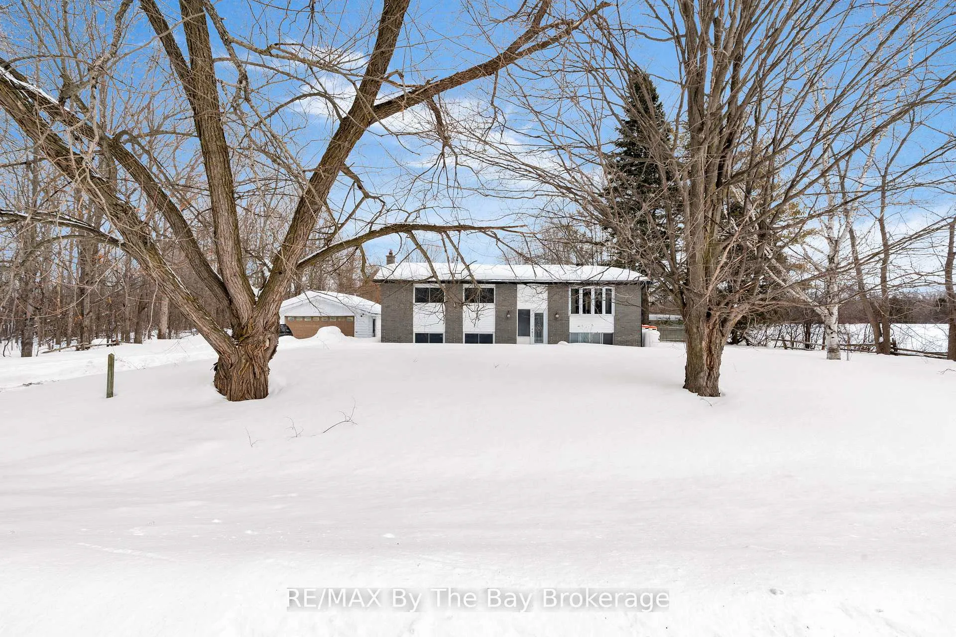 Photo 2 of 1781 Klondike Park Road, Wasaga Beach — HOMEH