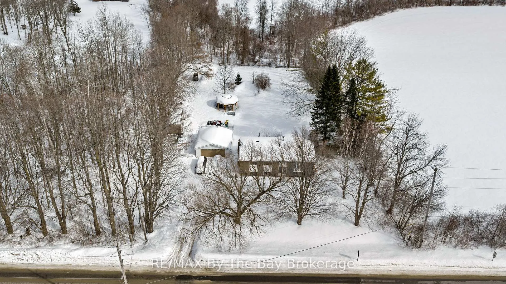 Photo 5 of 1781 Klondike Park Road, Wasaga Beach — HOMEH
