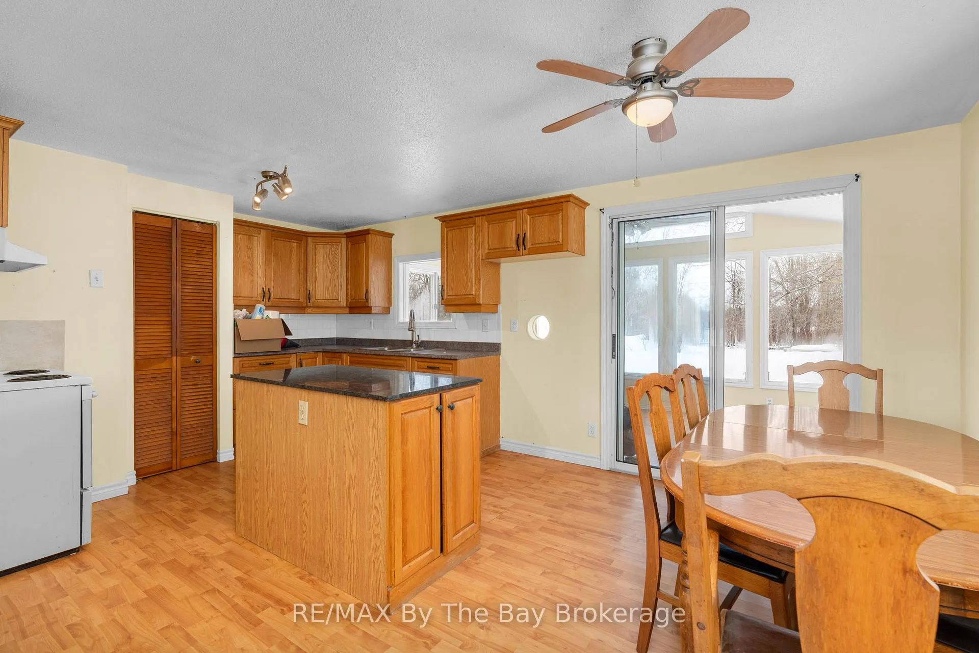 Photo 8 of 1781 Klondike Park Road, Wasaga Beach — HOMEH