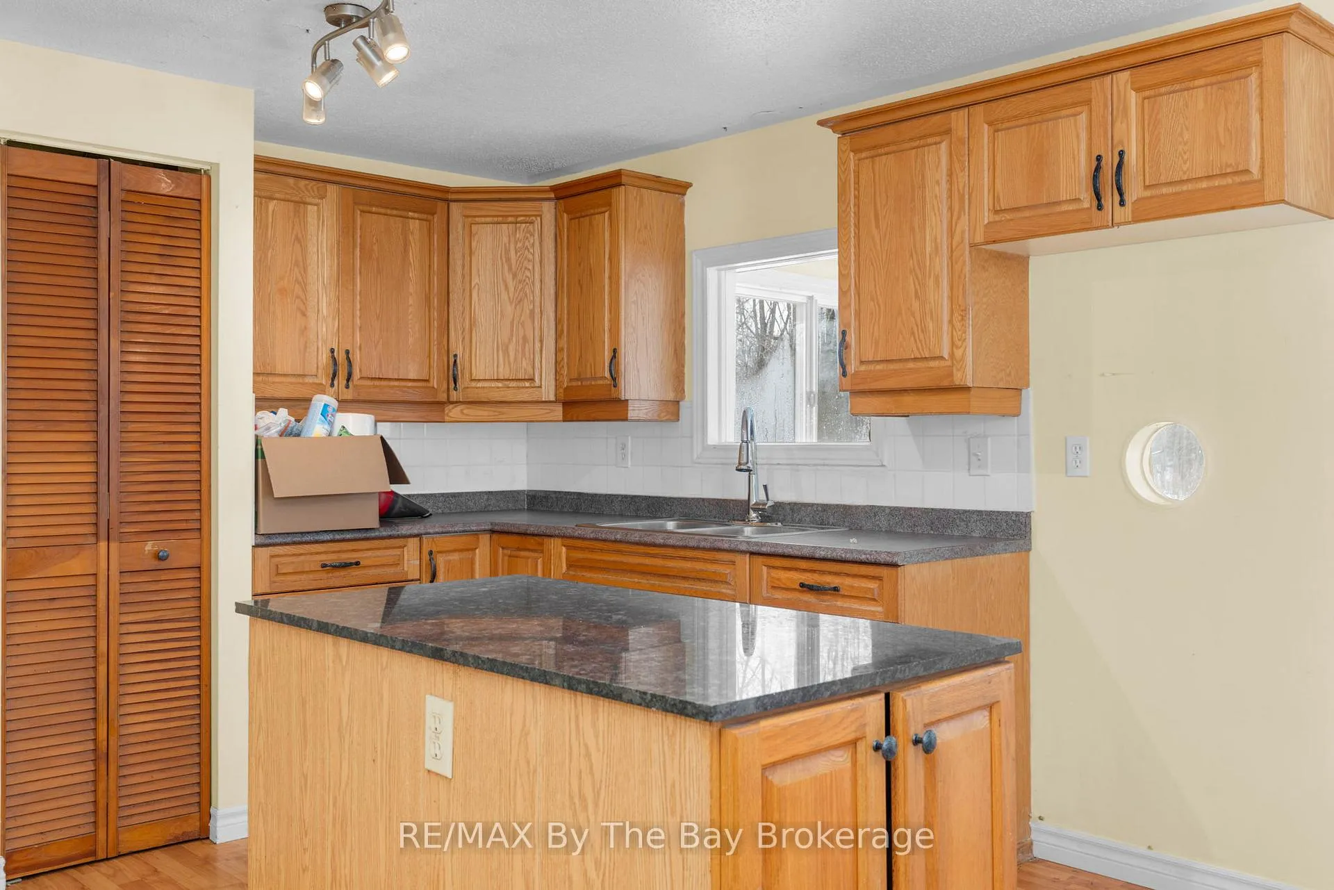 Photo 10 of 1781 Klondike Park Road, Wasaga Beach — HOMEH
