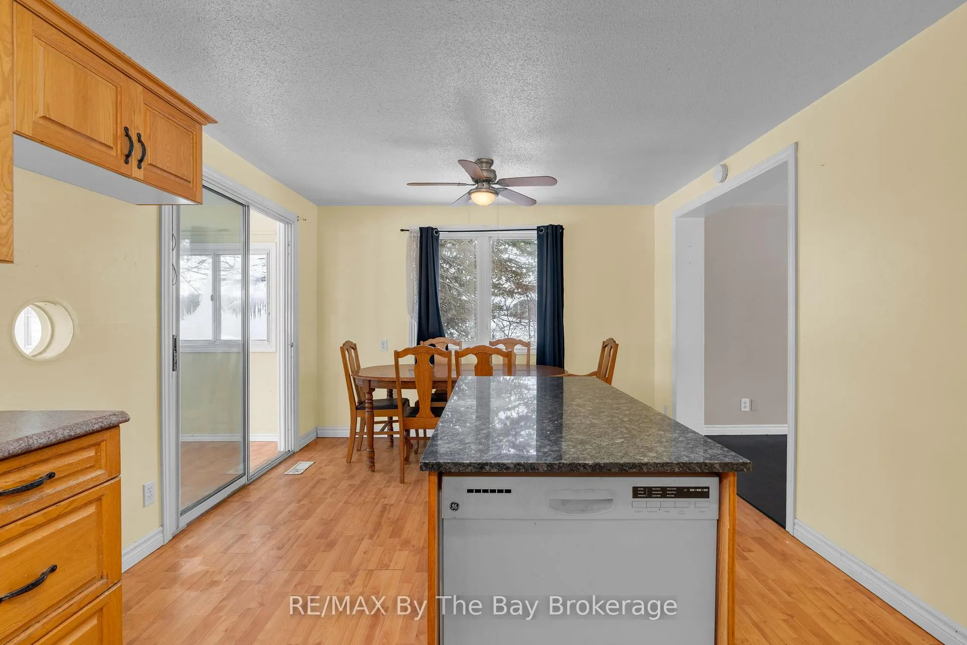 Photo 11 of 1781 Klondike Park Road, Wasaga Beach — HOMEH