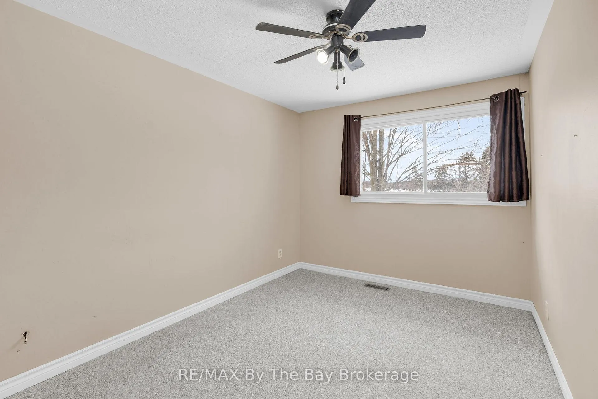 Photo 14 of 1781 Klondike Park Road, Wasaga Beach — HOMEH