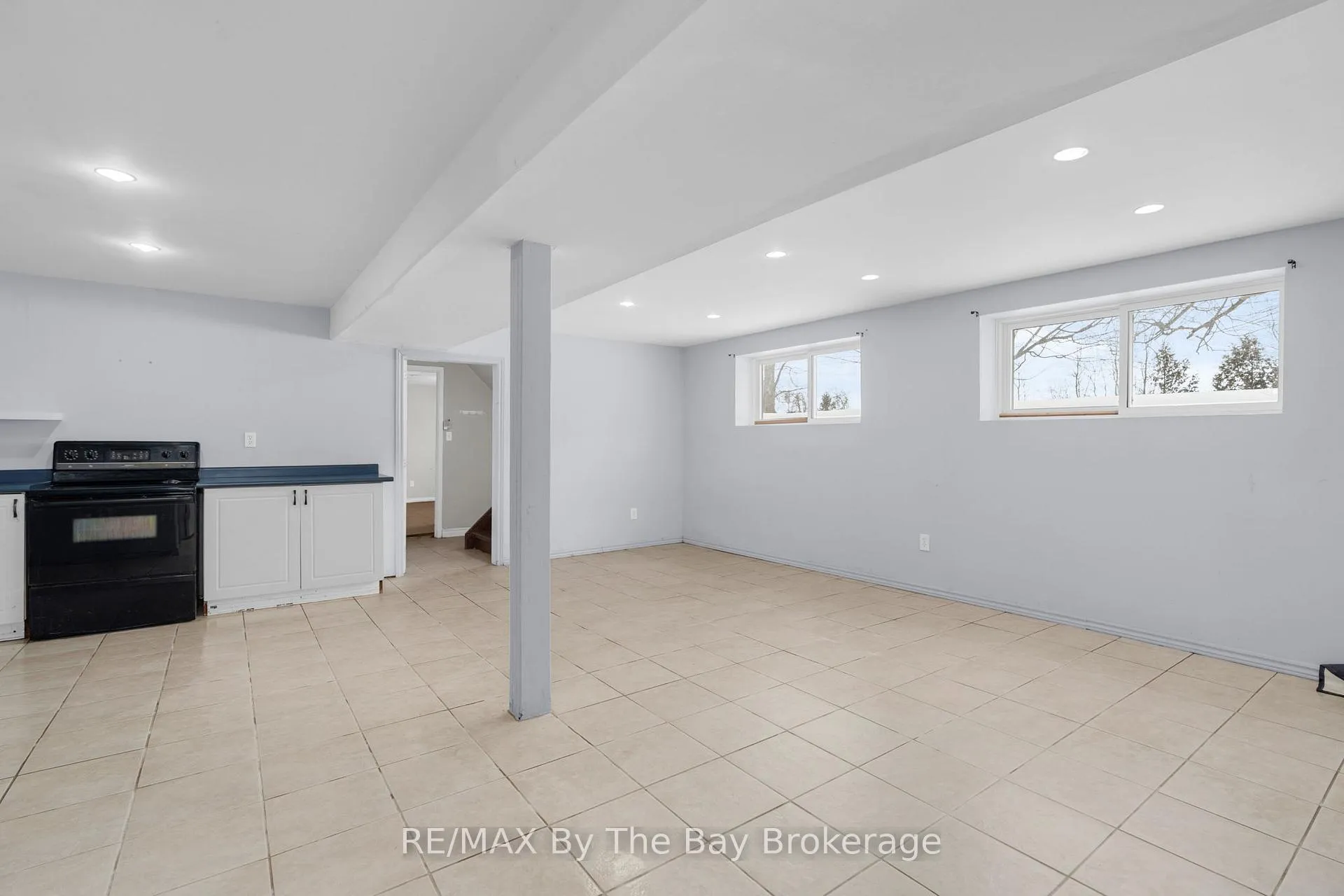 Photo 21 of 1781 Klondike Park Road, Wasaga Beach — HOMEH