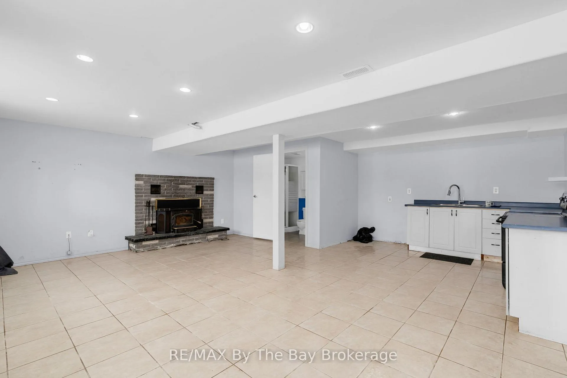 Photo 22 of 1781 Klondike Park Road, Wasaga Beach — HOMEH