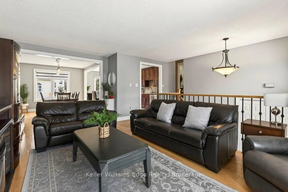 Photo 7 of 2152 Cleaver Avenue, Burlington, Headon — HOMEH