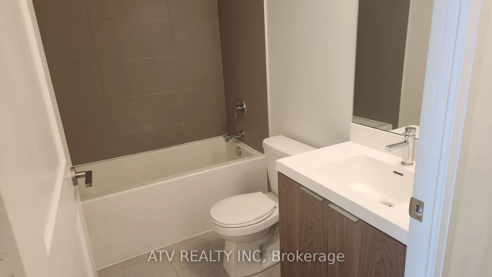 Photo 11 of Unit 4822, 28 Widmer Street, Toronto, Waterfront Communities — HOMEH