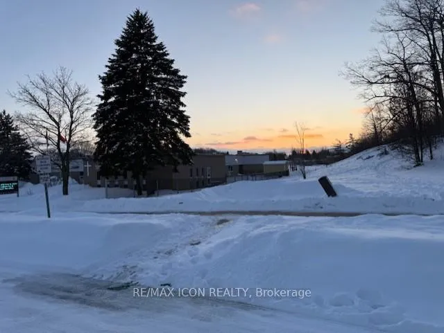 Photo 3 of 55 Gracefield Crescent, Kitchener — HOMEH