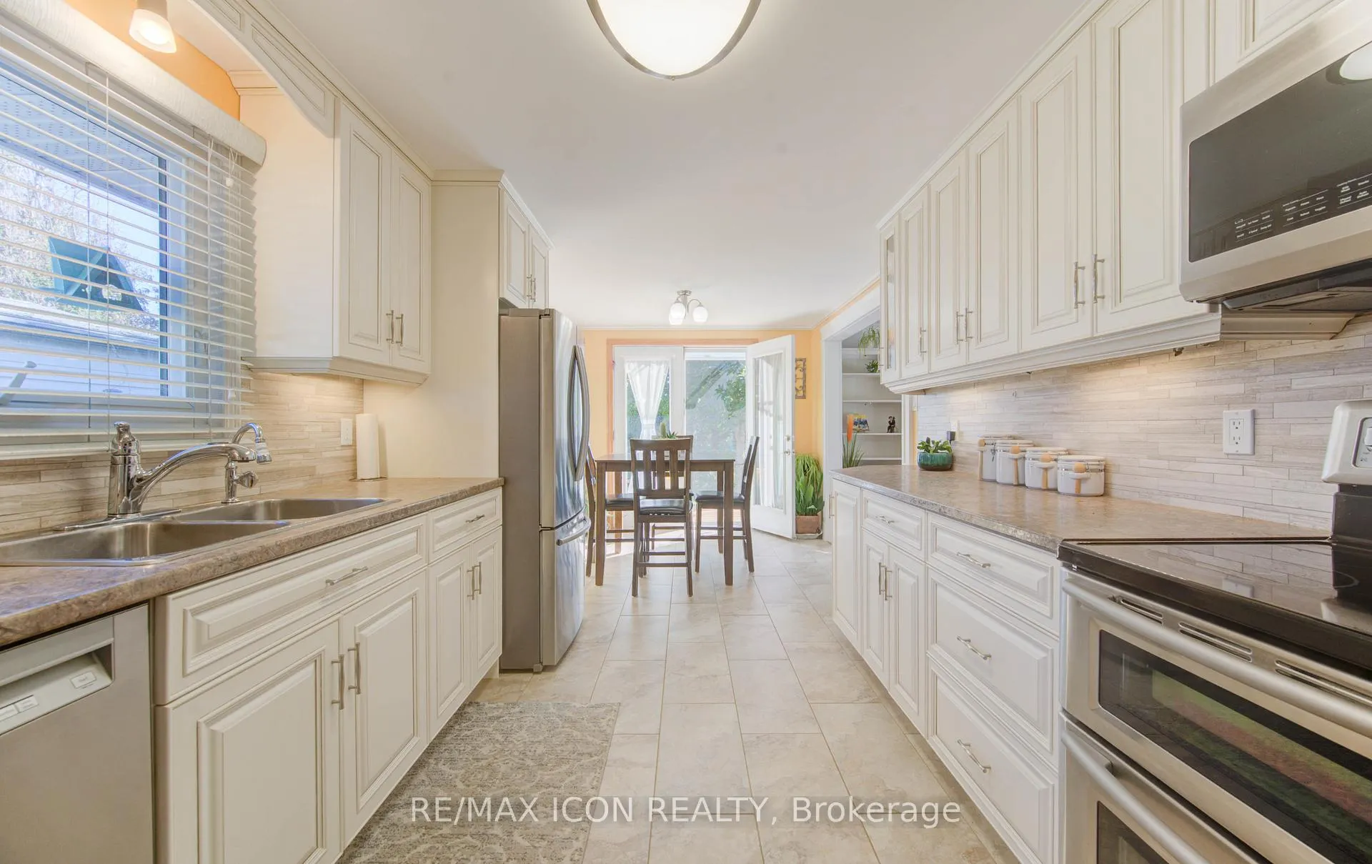 Photo 4 of 55 Gracefield Crescent, Kitchener — HOMEH