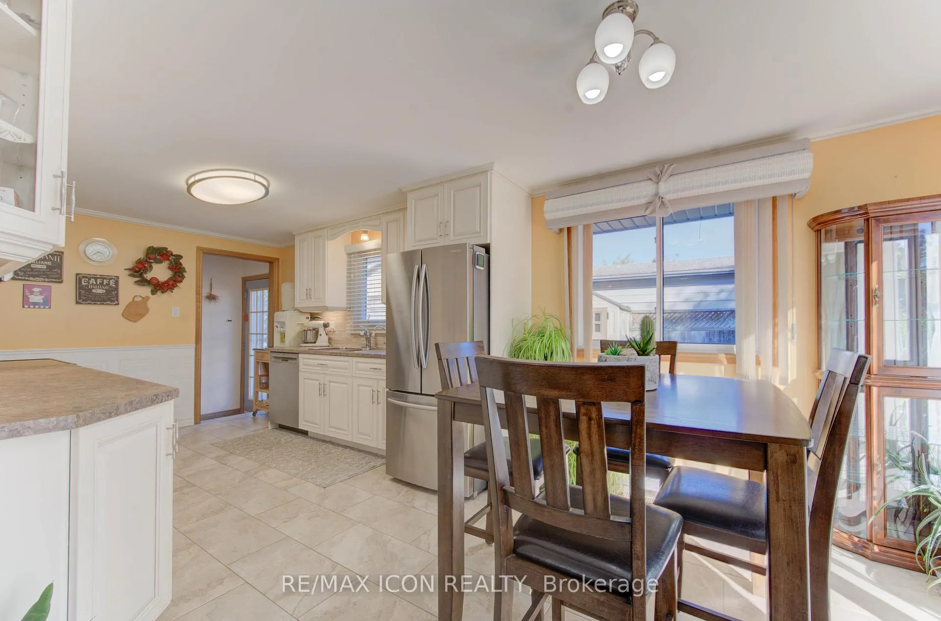 Photo 5 of 55 Gracefield Crescent, Kitchener — HOMEH