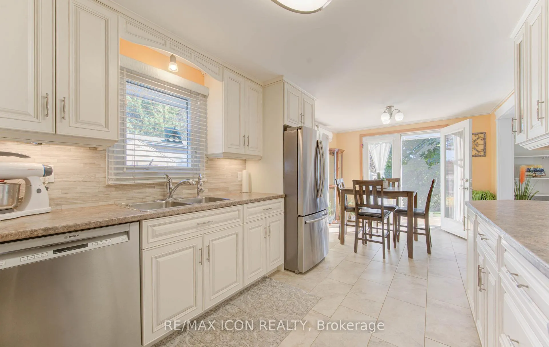 Photo 8 of 55 Gracefield Crescent, Kitchener — HOMEH