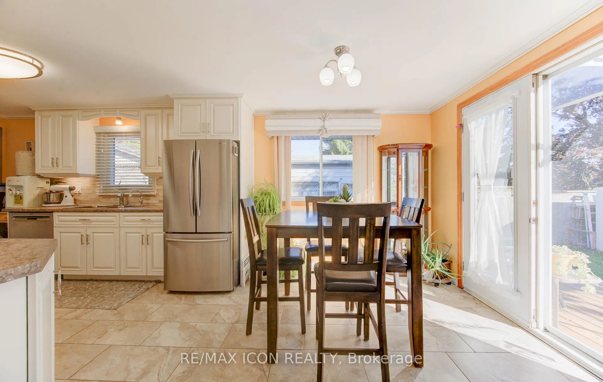 Photo 10 of 55 Gracefield Crescent, Kitchener — HOMEH