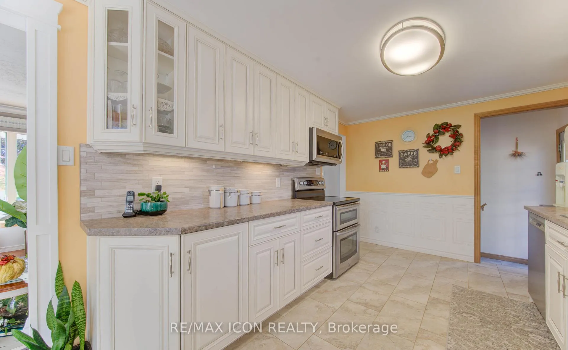 Photo 12 of 55 Gracefield Crescent, Kitchener — HOMEH