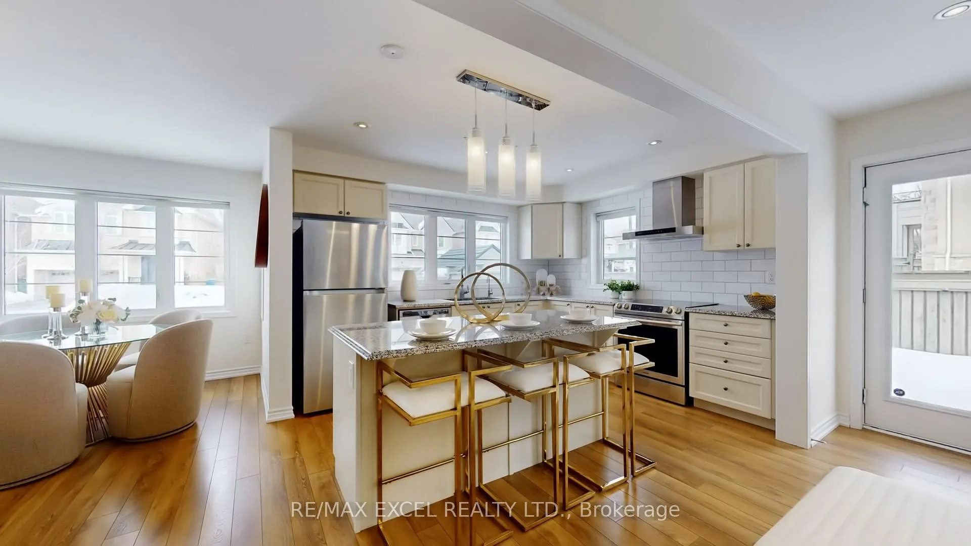 Photo 10 of 350 Thomas Phillips Drive, Aurora, Rural Aurora — HOMEH