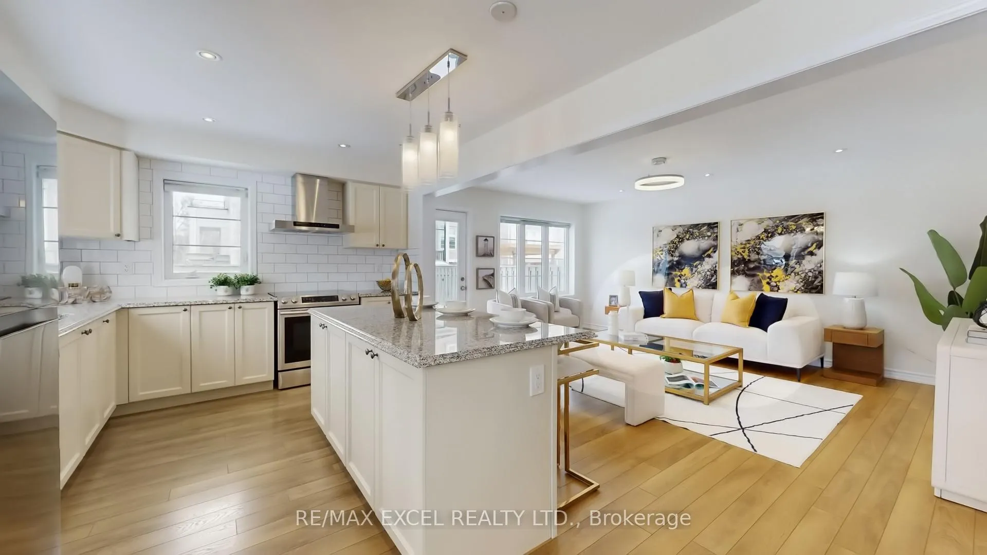 Photo 14 of 350 Thomas Phillips Drive, Aurora, Rural Aurora — HOMEH