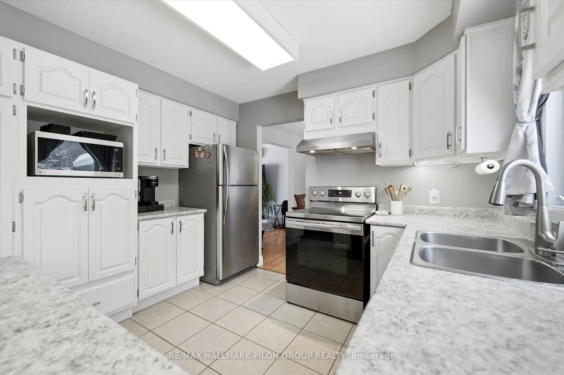 Photo 9 of 1326 Dussere Street, Ottawa, Convent Glen South — HOMEH