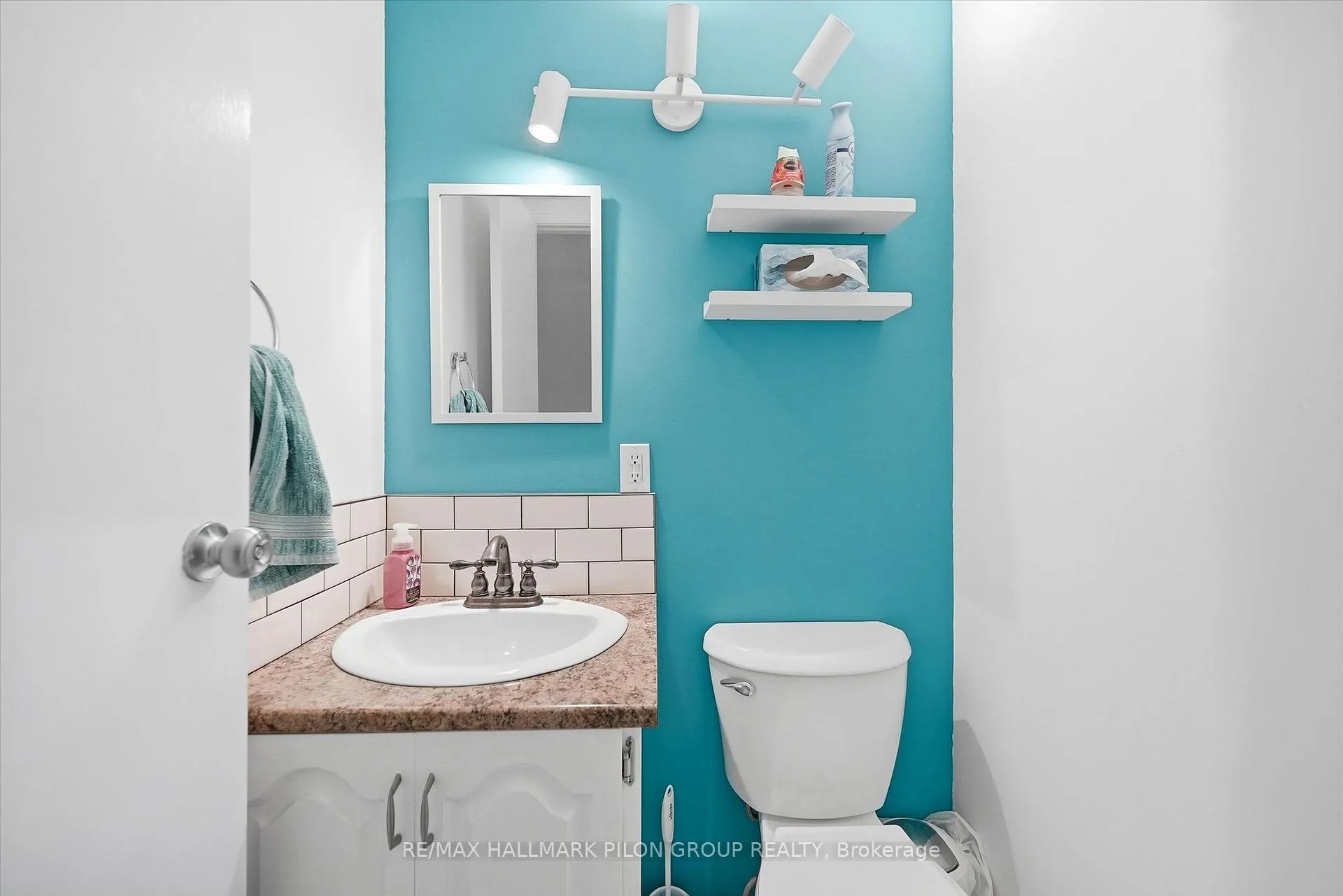 Photo 13 of 1326 Dussere Street, Ottawa, Convent Glen South — HOMEH