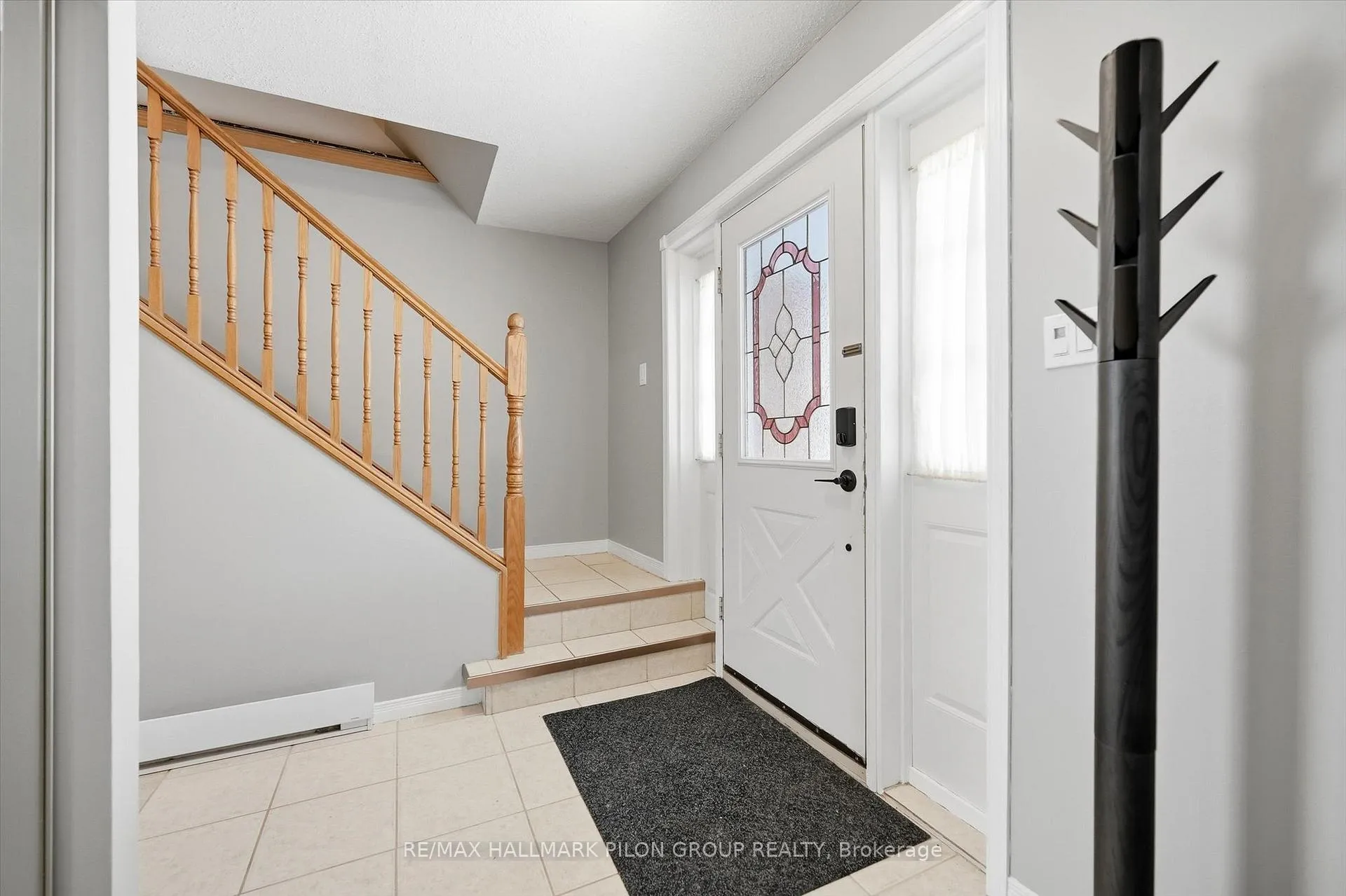 Photo 14 of 1326 Dussere Street, Ottawa, Convent Glen South — HOMEH