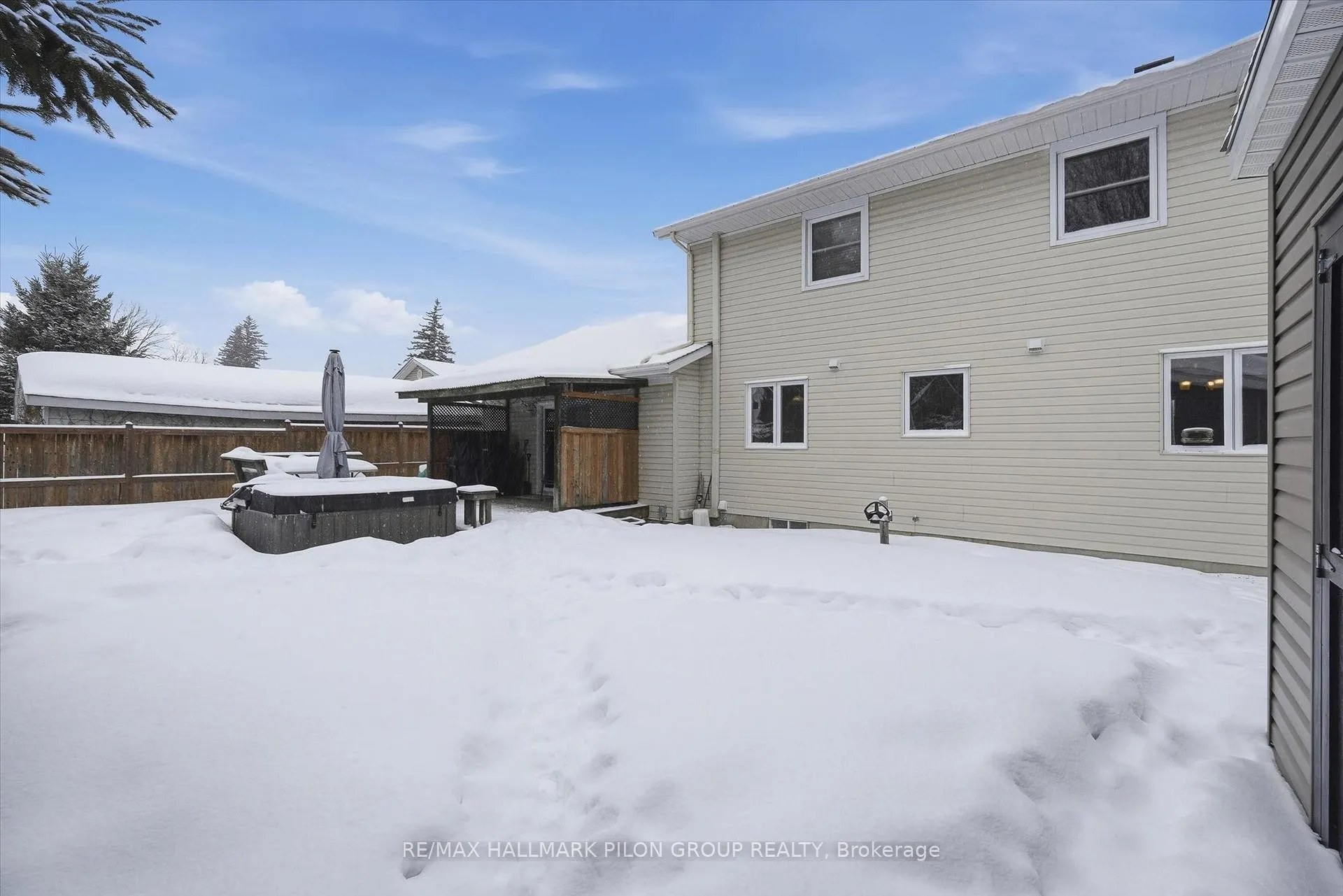 Photo 27 of 1326 Dussere Street, Ottawa, Convent Glen South — HOMEH