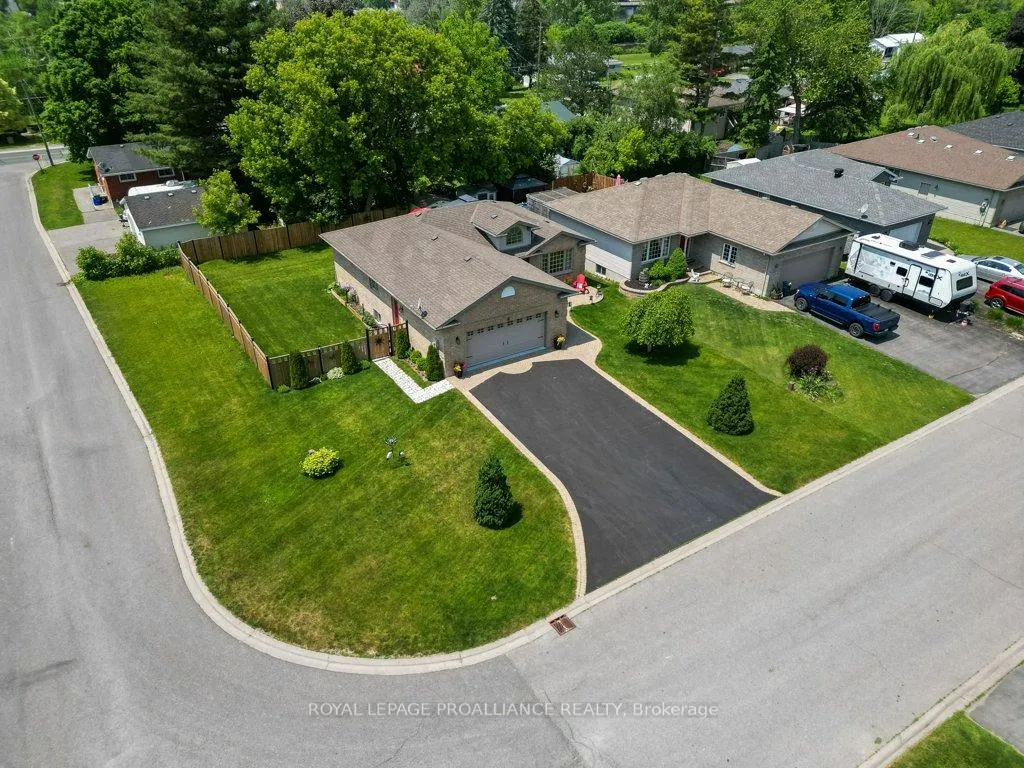 Photo 2 of 2 Stonegate Crescent, Quinte West, Frankford Ward — HOMEH