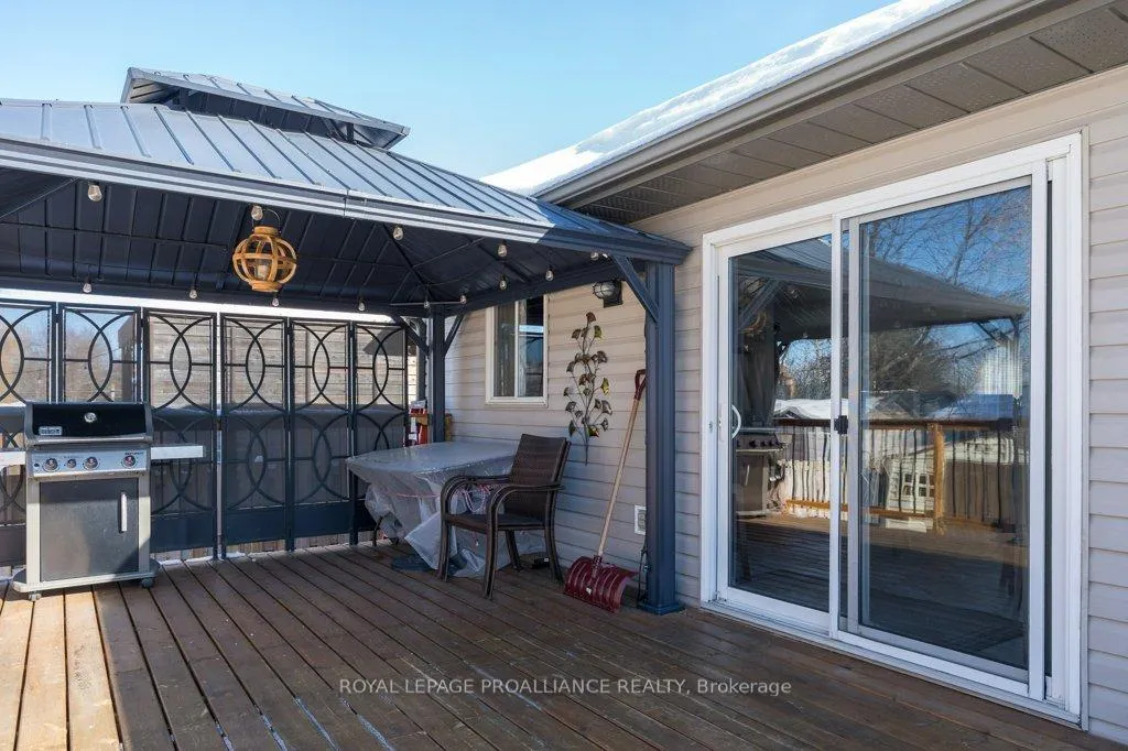 Photo 6 of 2 Stonegate Crescent, Quinte West, Frankford Ward — HOMEH