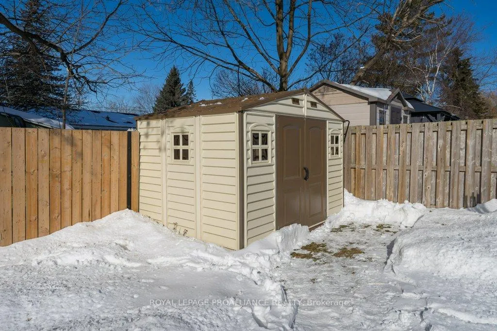 Photo 9 of 2 Stonegate Crescent, Quinte West, Frankford Ward — HOMEH