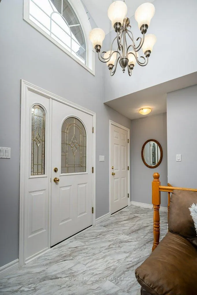 Photo 10 of 2 Stonegate Crescent, Quinte West, Frankford Ward — HOMEH