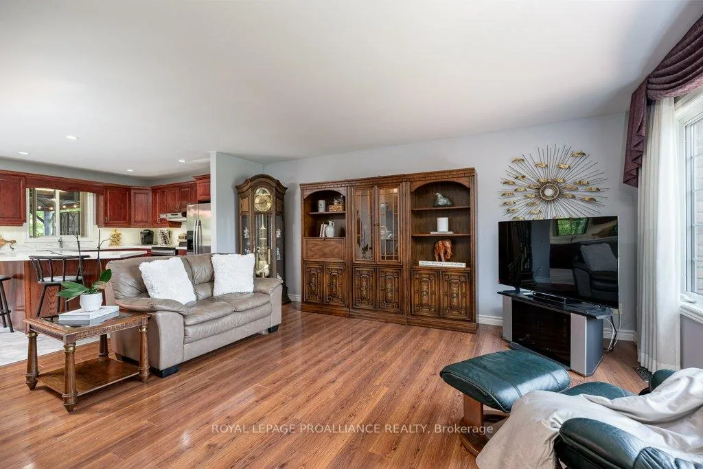 Photo 11 of 2 Stonegate Crescent, Quinte West, Frankford Ward — HOMEH