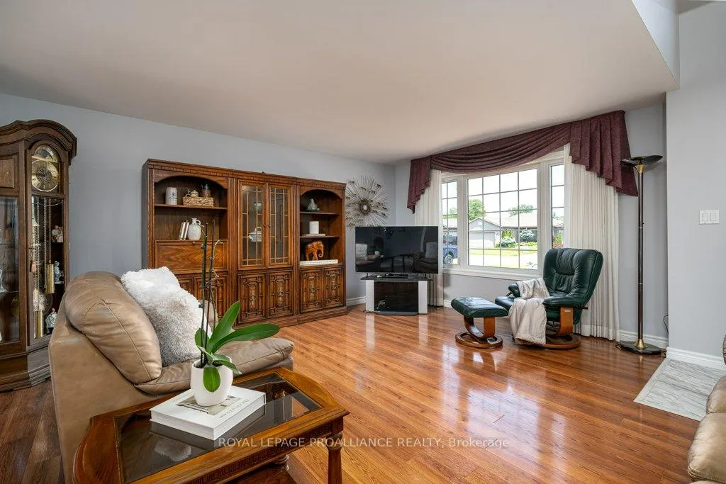 Photo 12 of 2 Stonegate Crescent, Quinte West, Frankford Ward — HOMEH