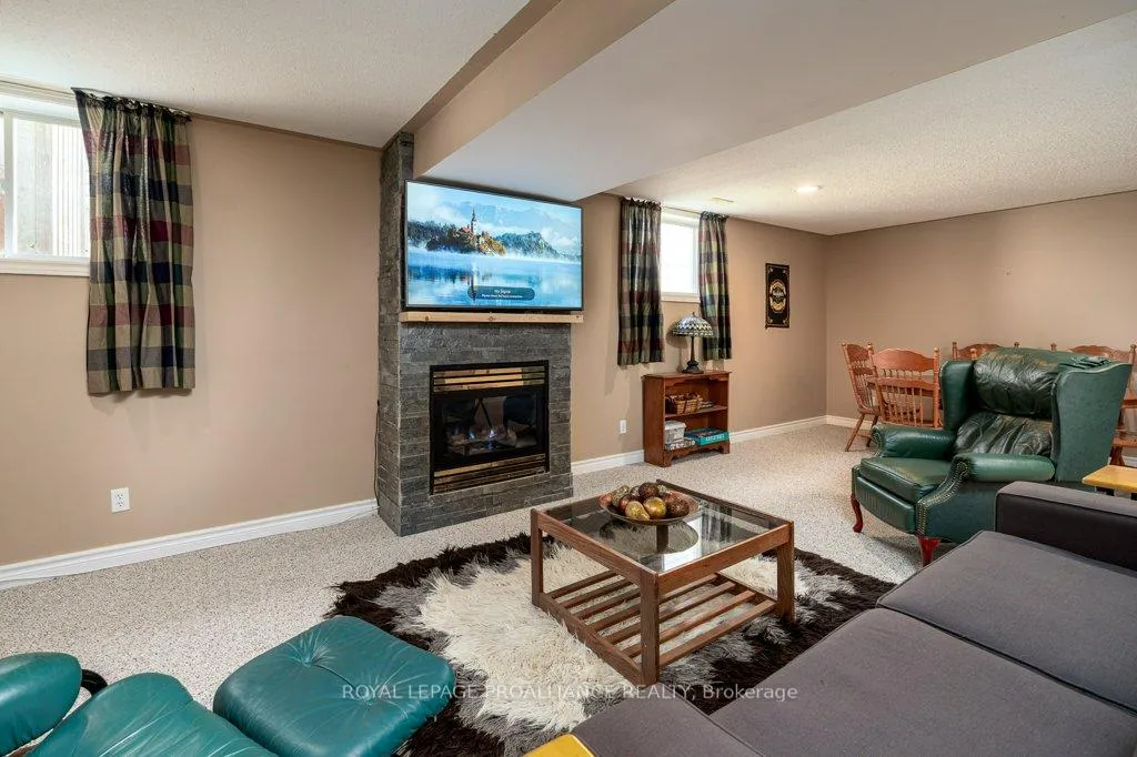 Photo 28 of 2 Stonegate Crescent, Quinte West, Frankford Ward — HOMEH