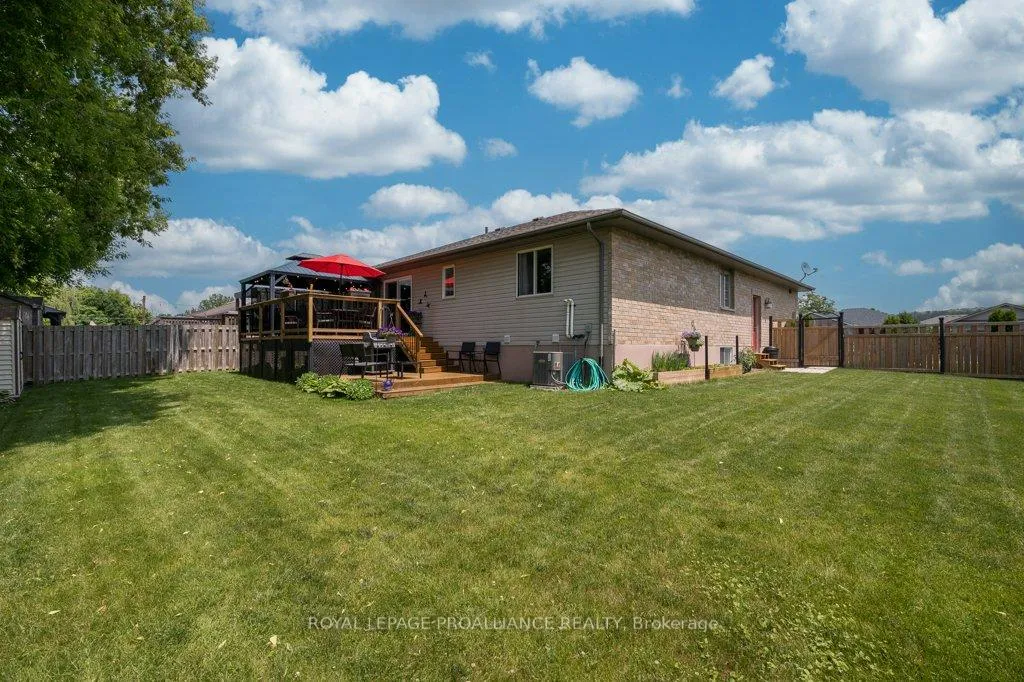 Photo 37 of 2 Stonegate Crescent, Quinte West, Frankford Ward — HOMEH