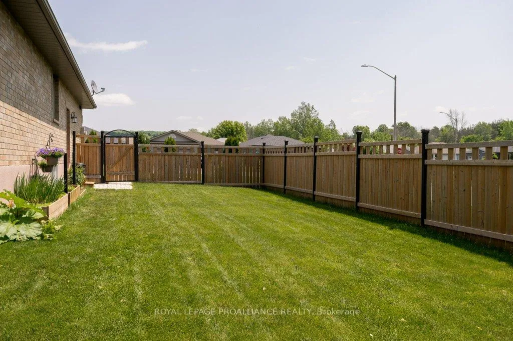 Photo 46 of 2 Stonegate Crescent, Quinte West, Frankford Ward — HOMEH