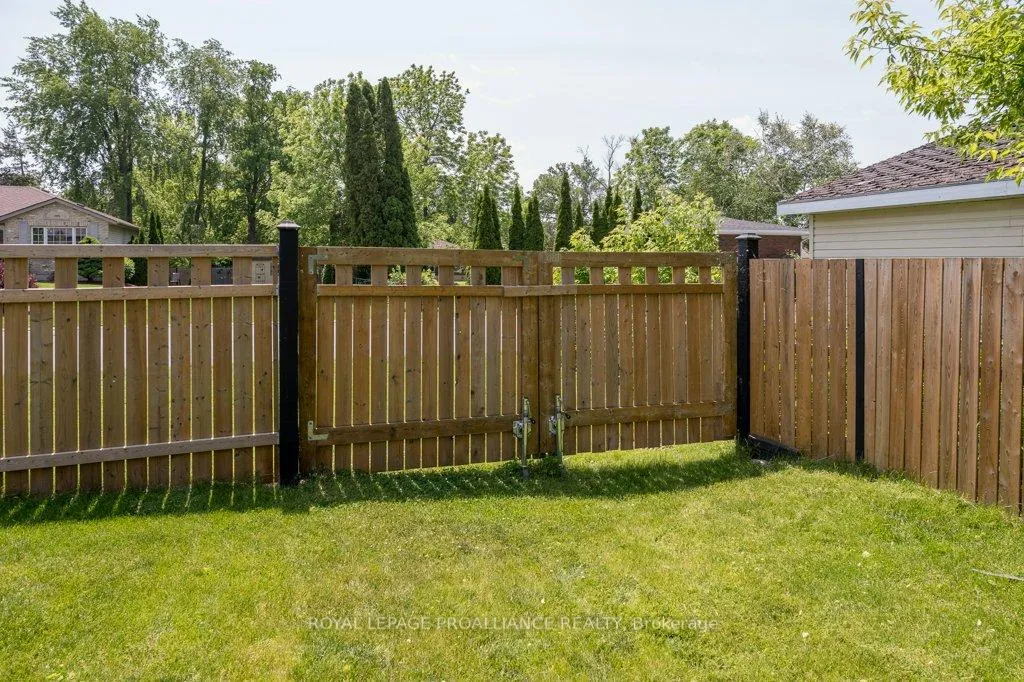 Photo 47 of 2 Stonegate Crescent, Quinte West, Frankford Ward — HOMEH