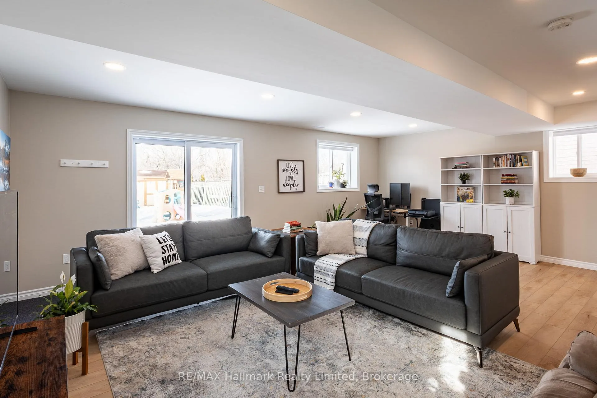 Photo 5 of 53 Hewitt Lane, Guelph, Willow West/Sugarbush/West Acres — HOMEH