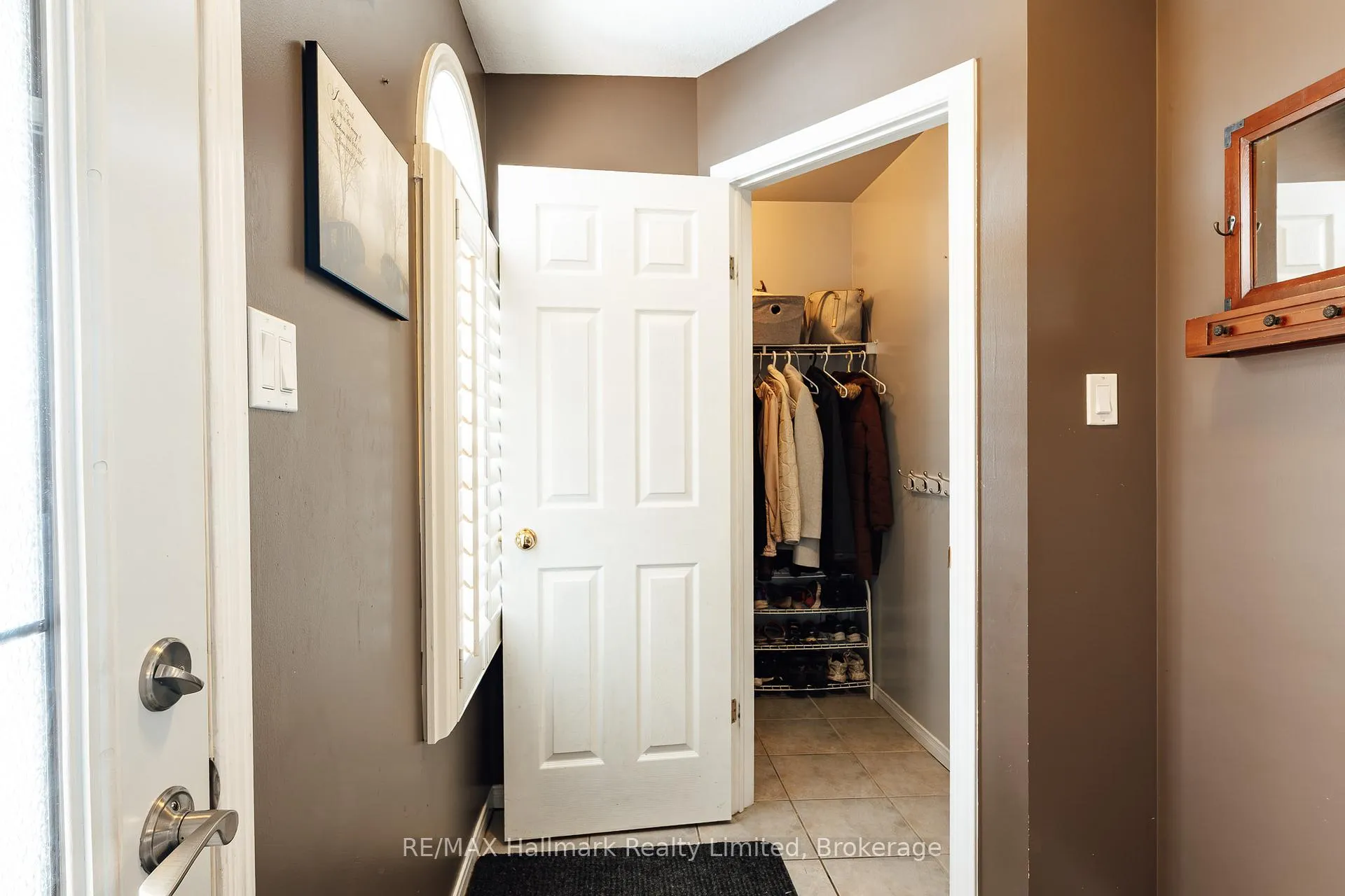 Photo 10 of 53 Hewitt Lane, Guelph, Willow West/Sugarbush/West Acres — HOMEH