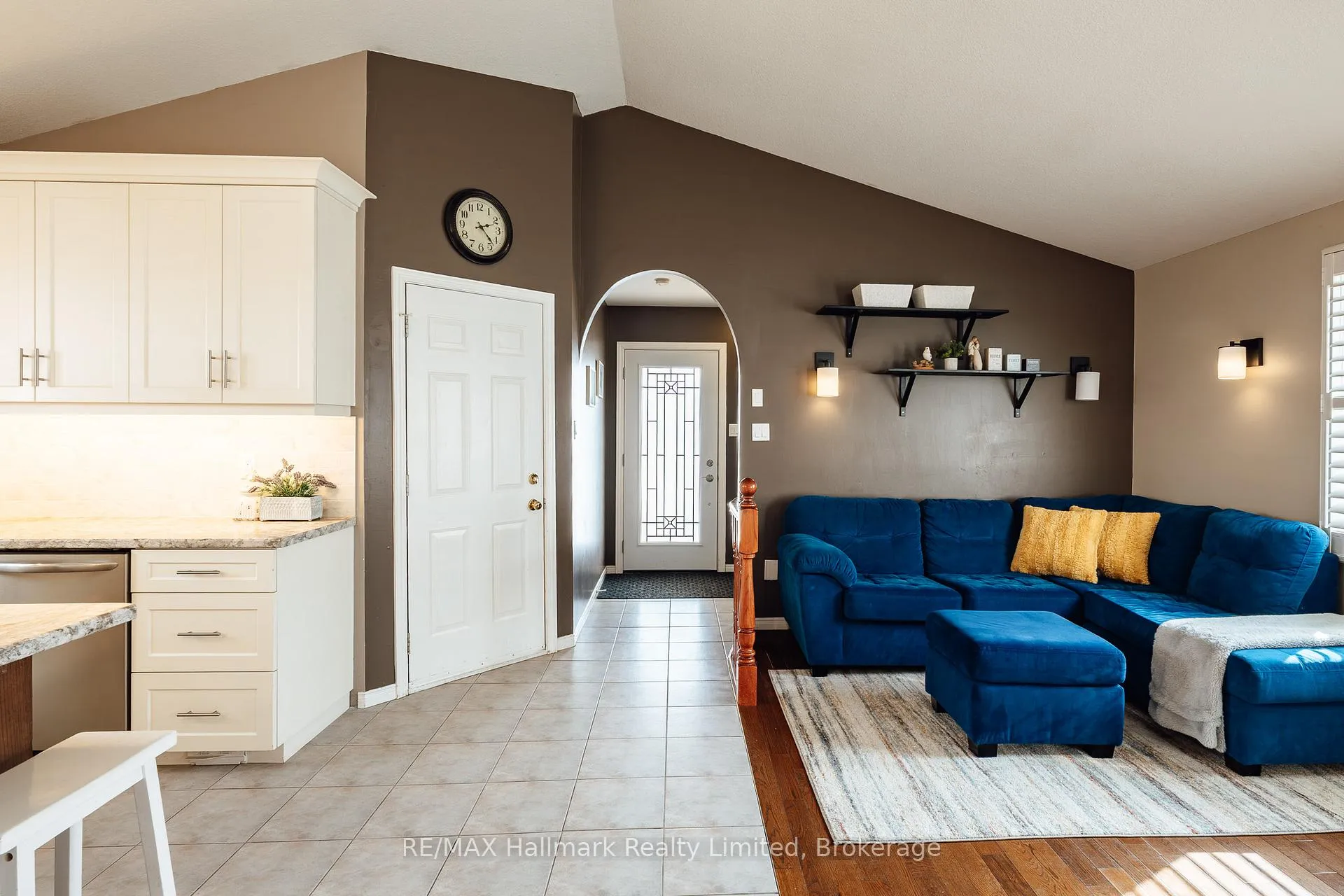 Photo 12 of 53 Hewitt Lane, Guelph, Willow West/Sugarbush/West Acres — HOMEH