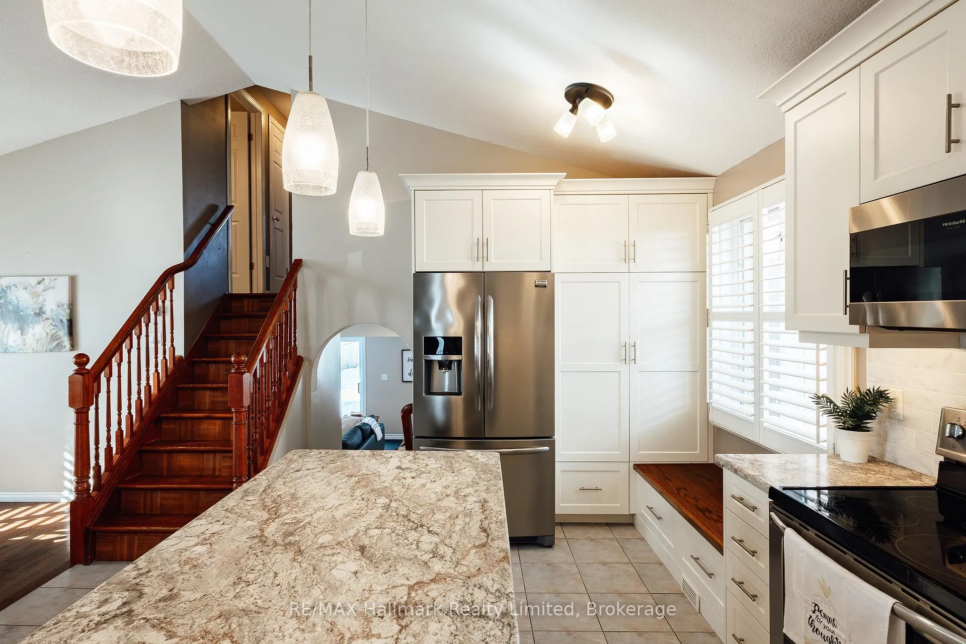 Photo 17 of 53 Hewitt Lane, Guelph, Willow West/Sugarbush/West Acres — HOMEH