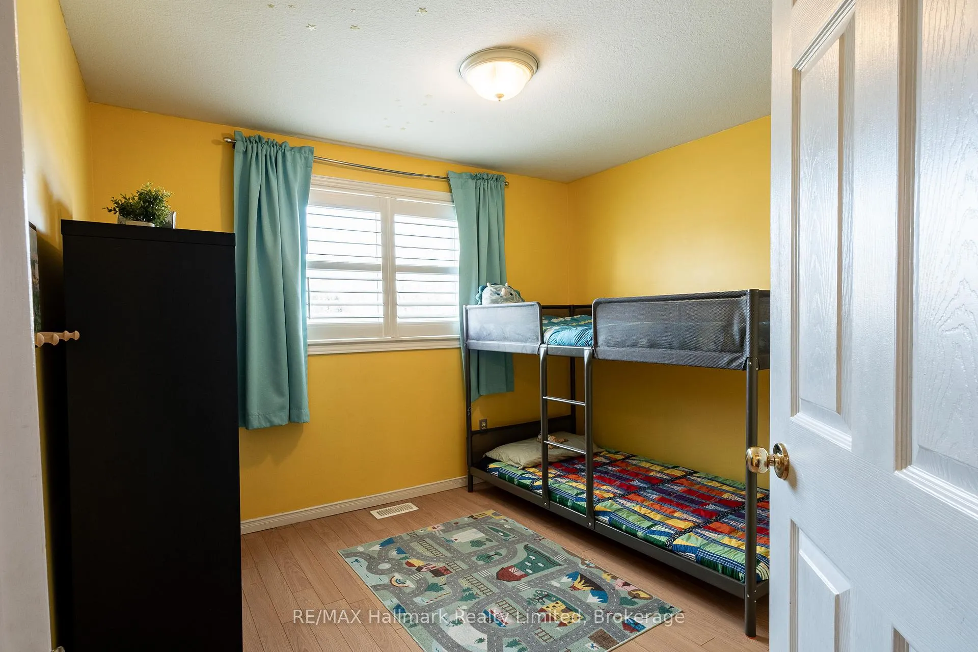 Photo 23 of 53 Hewitt Lane, Guelph, Willow West/Sugarbush/West Acres — HOMEH