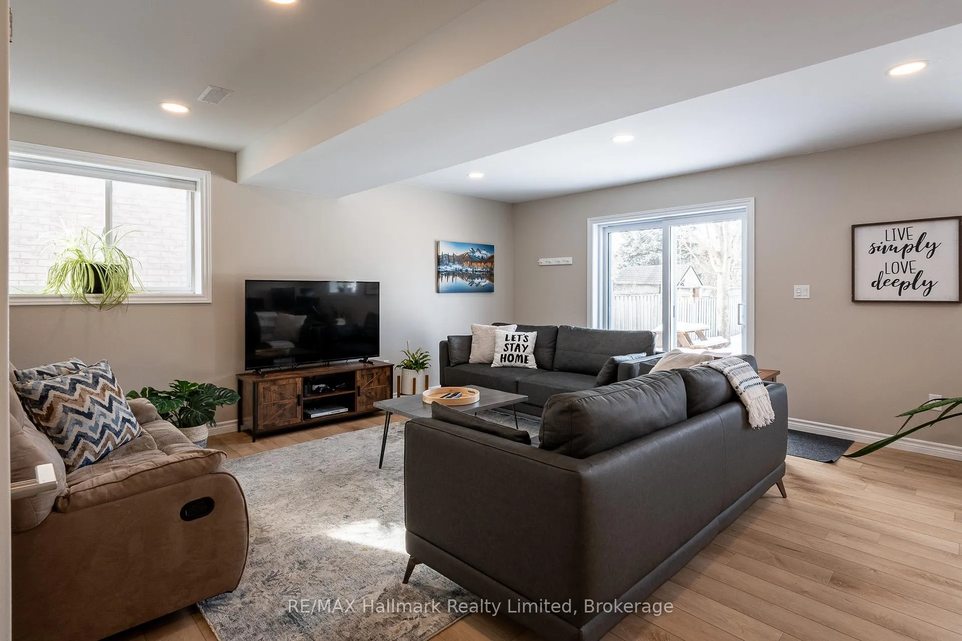 Photo 29 of 53 Hewitt Lane, Guelph, Willow West/Sugarbush/West Acres — HOMEH