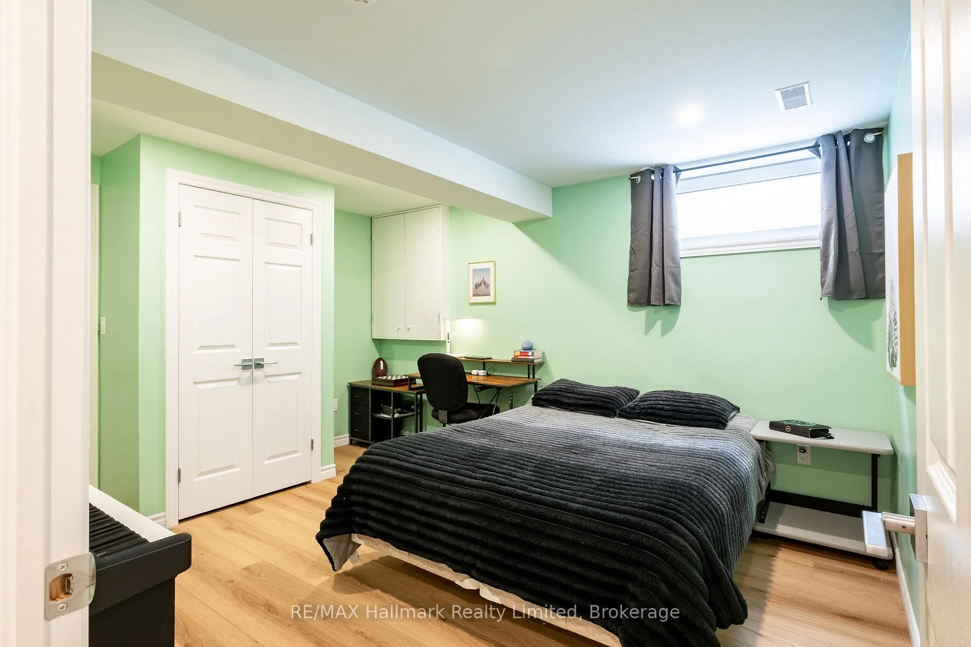 Photo 33 of 53 Hewitt Lane, Guelph, Willow West/Sugarbush/West Acres — HOMEH