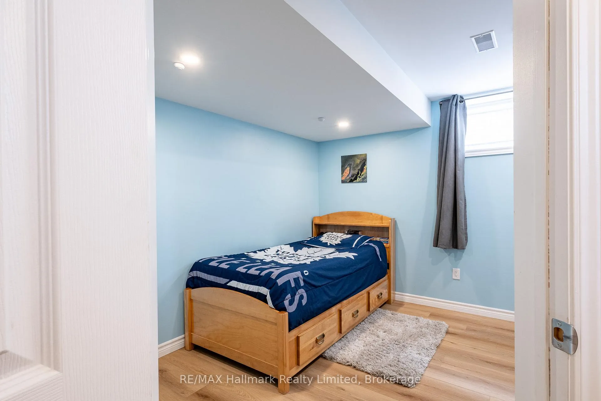 Photo 35 of 53 Hewitt Lane, Guelph, Willow West/Sugarbush/West Acres — HOMEH