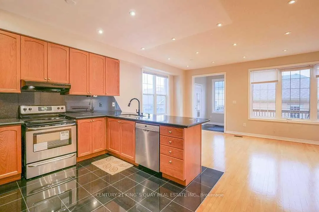 Photo 9 of 10518 Victoria Square Boulevard, Markham, Cathedraltown — HOMEH
