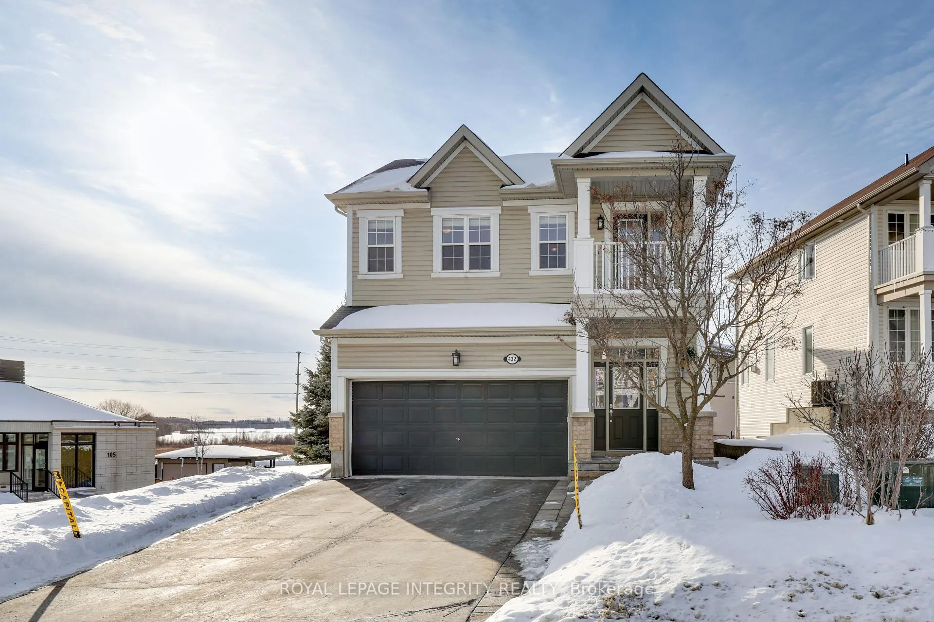 Front of 432 Tillsonburg Street