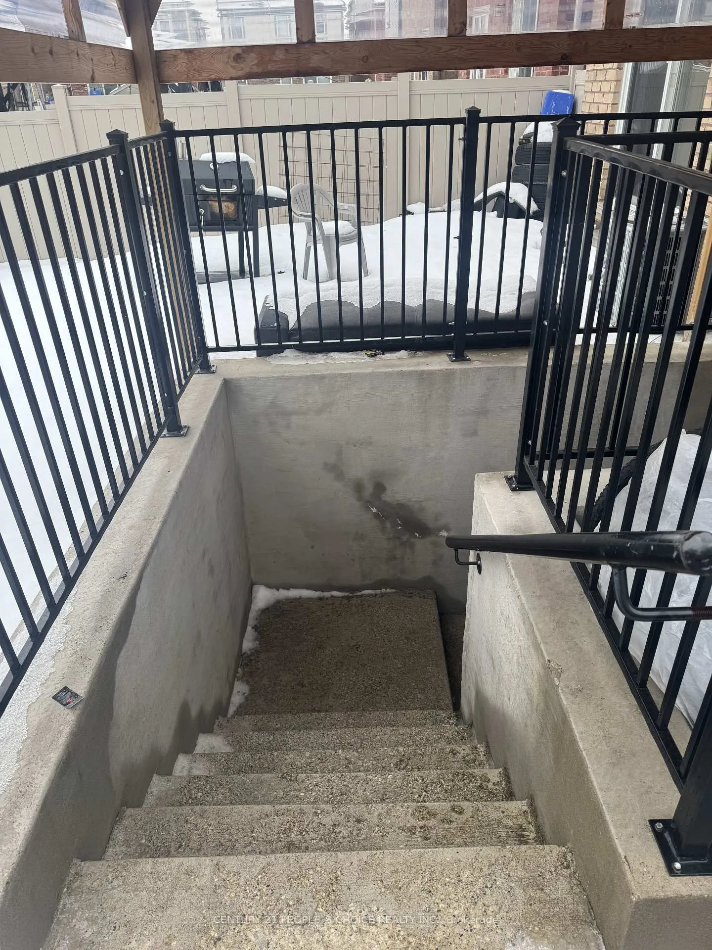 Front of Unit Bsmt, 9 Facet Street