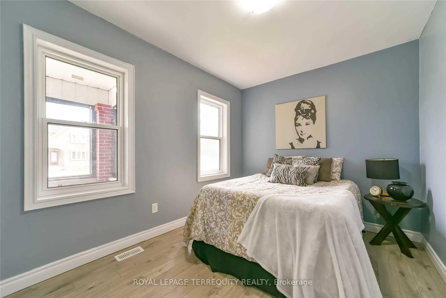 Photo 8 of Unit Main Floor, 290 Gliddon Avenue, Oshawa, Central — HOMEH