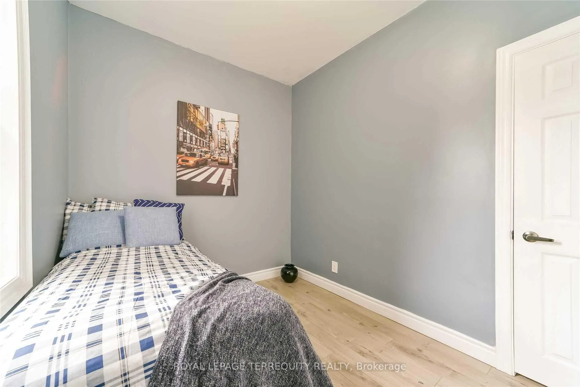 Photo 10 of Unit Main Floor, 290 Gliddon Avenue, Oshawa, Central — HOMEH