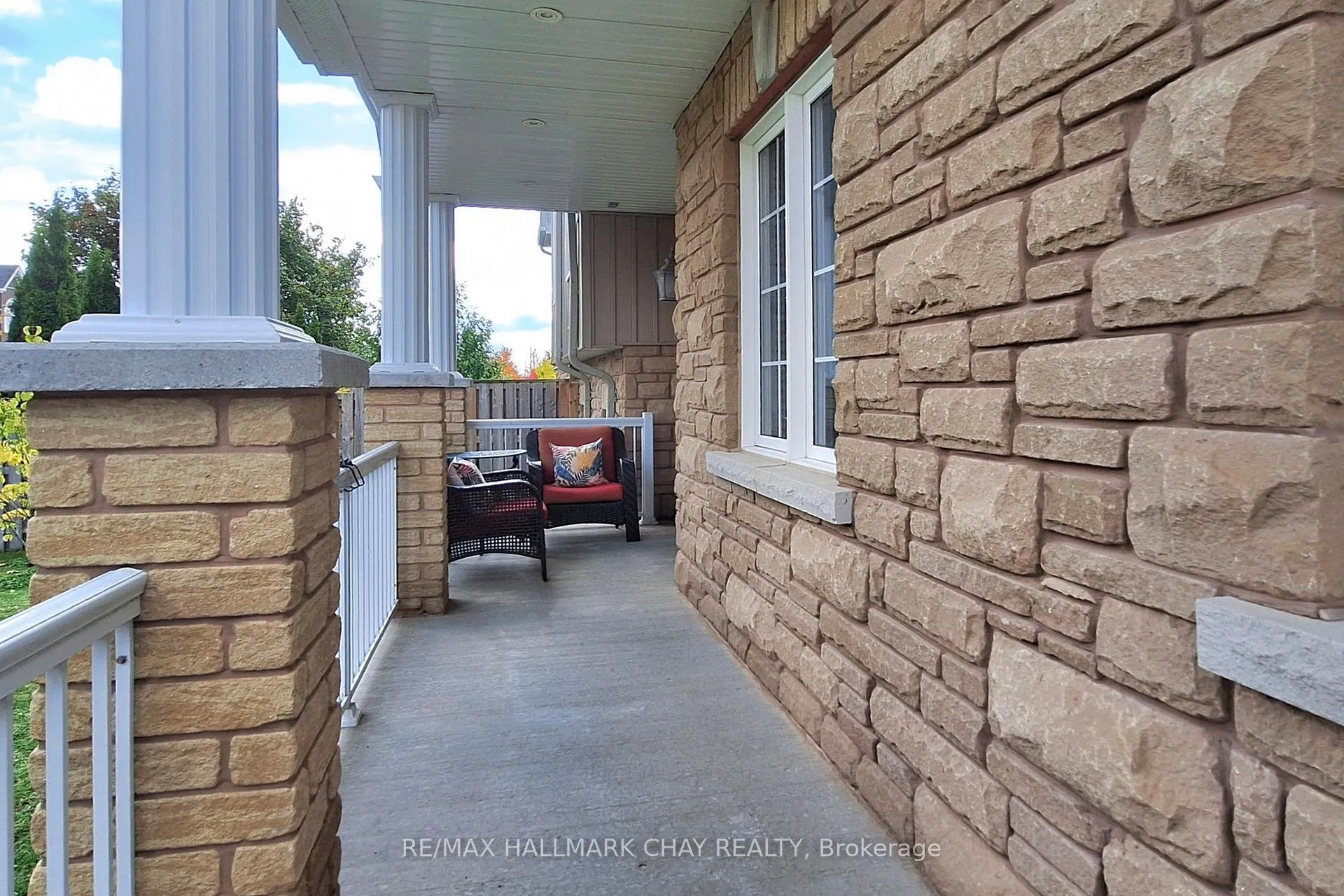 Photo 4 of 1069 Booth Avenue, Innisfil, Alcona — HOMEH