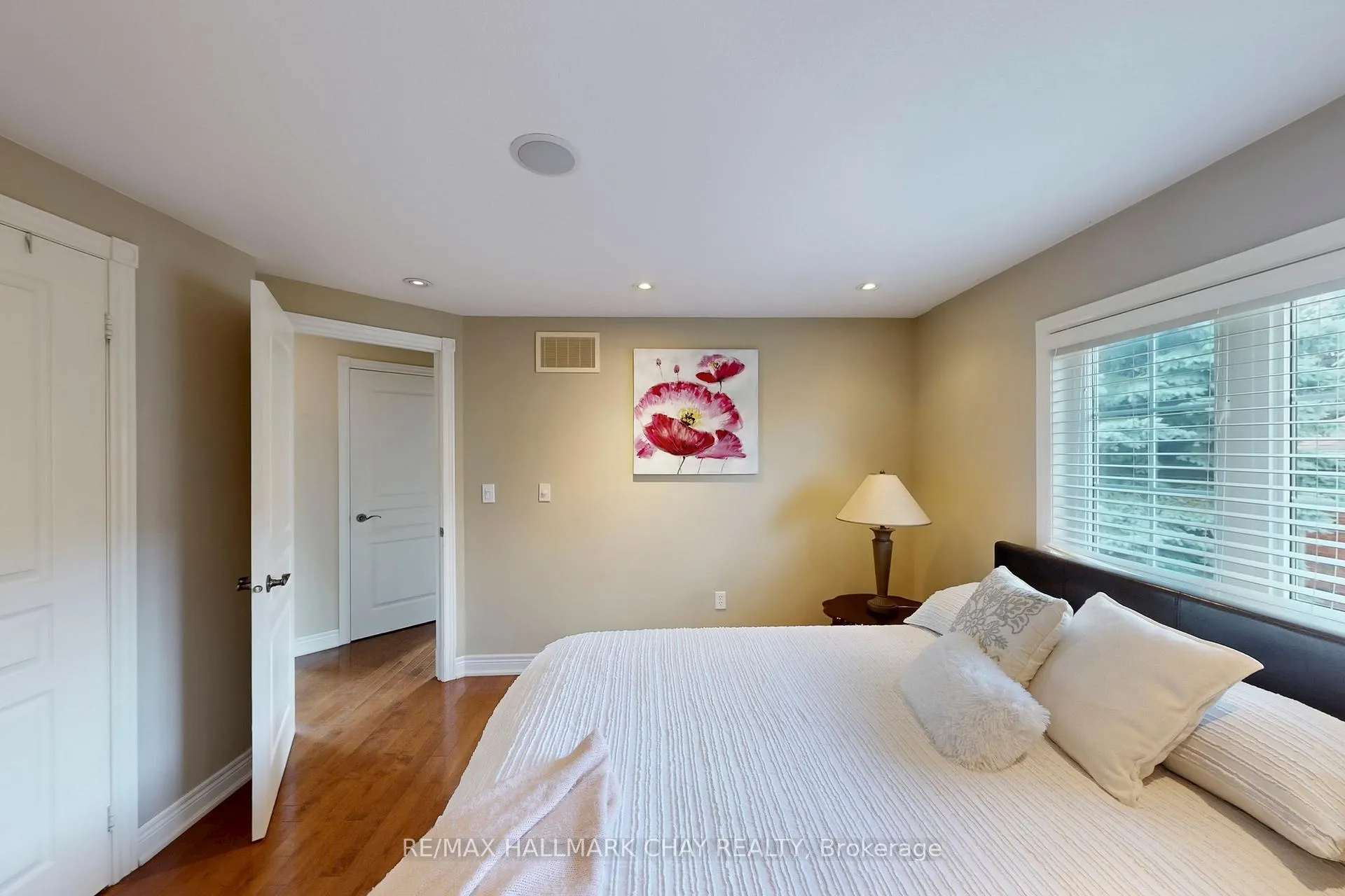 Photo 23 of 1069 Booth Avenue, Innisfil, Alcona — HOMEH