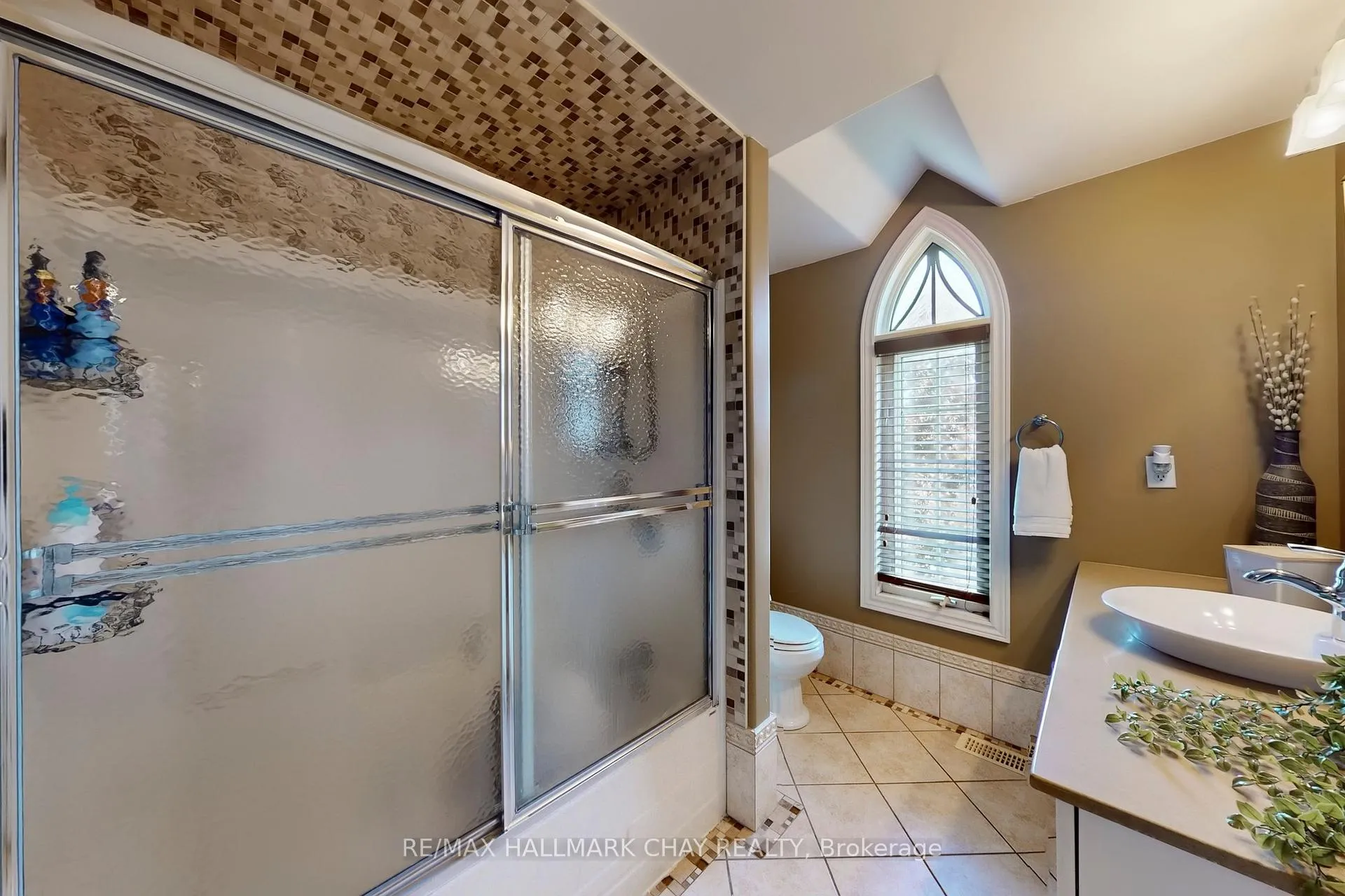 Photo 24 of 1069 Booth Avenue, Innisfil, Alcona — HOMEH